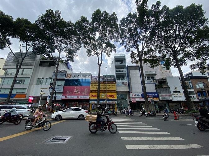 Cho Thuê Nhà Mặt Tiền 316-318 3 Tháng 2, P.13, Quận 10 - Vị Trí Đẹp 