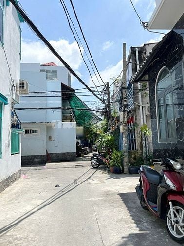Nhà góc mới 4 tầng hẻm 4m đường Bông Sao P5Q8. Giá: 3.88 tỷ