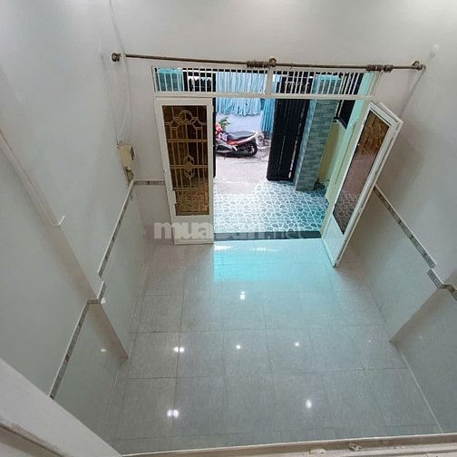 Nhà Đẹp Diện Tích Lớn 4x13 = 4,5 tỷ. Công nhận 52 m2. Đúc lửng
