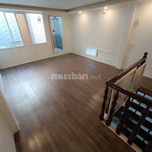 Nhà Đẹp Diện Tích Lớn 4x13 = 4,5 tỷ. Công nhận 52 m2. Đúc lửng