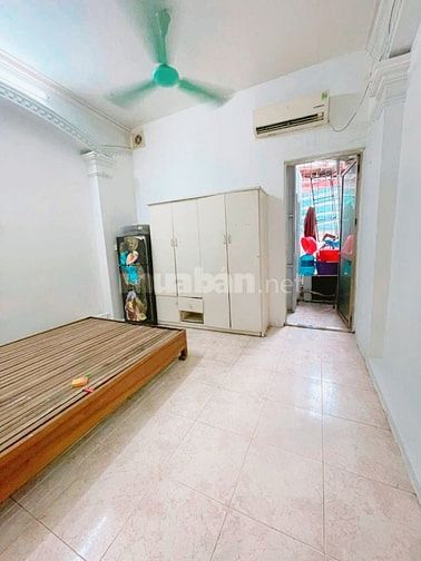 Khép kín , giá 2,6tr , 30m , 914 trương dịnh 