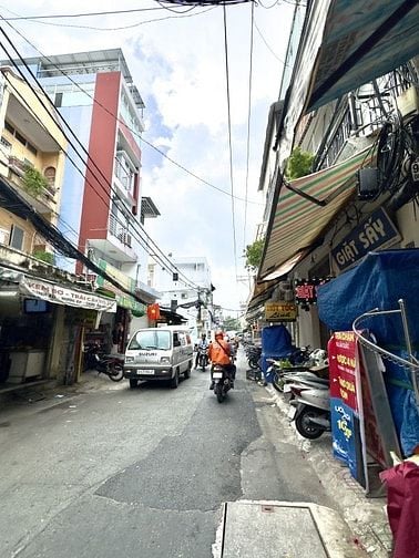 ♨️ TÔ HIẾN THÀNH – QUẬN 10 – NHÀ ĐẸP 4 TẦNG – 70M² – NỞ HẬU 11M