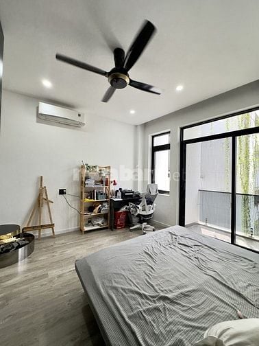 ♨️ TÔ HIẾN THÀNH – QUẬN 10 – NHÀ ĐẸP 4 TẦNG – 70M² – NỞ HẬU 11M