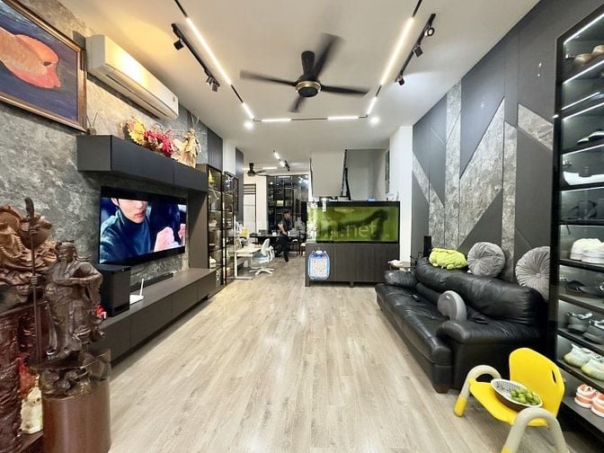 ♨️ TÔ HIẾN THÀNH – QUẬN 10 – NHÀ ĐẸP 4 TẦNG – 70M² – NỞ HẬU 11M