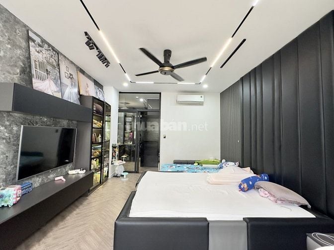 ♨️ TÔ HIẾN THÀNH – QUẬN 10 – NHÀ ĐẸP 4 TẦNG – 70M² – NỞ HẬU 11M