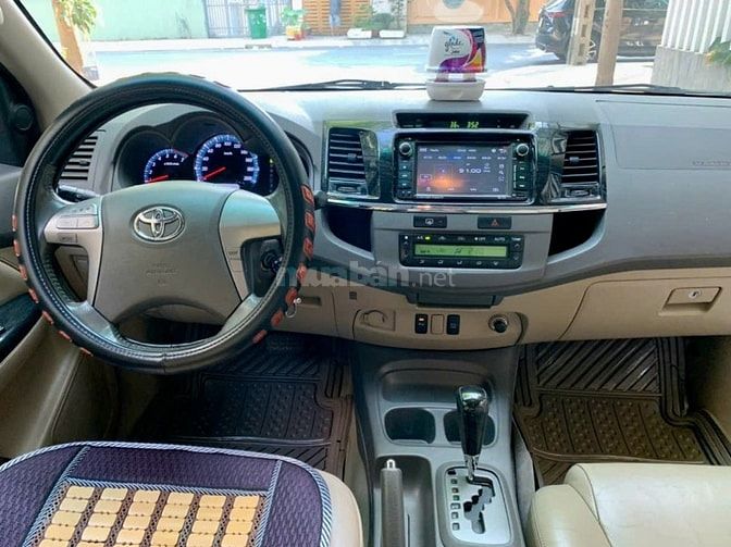 Bán xe Toyota Fortuner bản V số tự động 