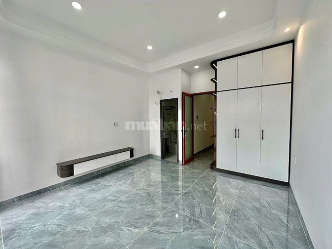 NHÀ BÌNH TÂN (4M x 13,5M) NGAY LÊ VĂN QUỚI, NGÃ TƯ BỐN XÃ. HƯỚNG ĐÔNG