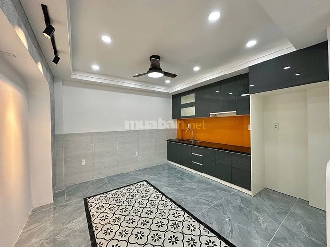 NHÀ BÌNH TÂN (4M x 13,5M) NGAY LÊ VĂN QUỚI, NGÃ TƯ BỐN XÃ. HƯỚNG ĐÔNG