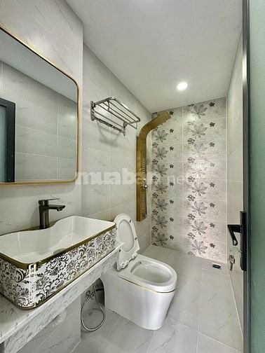 NHÀ BÌNH TÂN (4M x 13,5M) NGAY LÊ VĂN QUỚI, NGÃ TƯ BỐN XÃ. HƯỚNG ĐÔNG