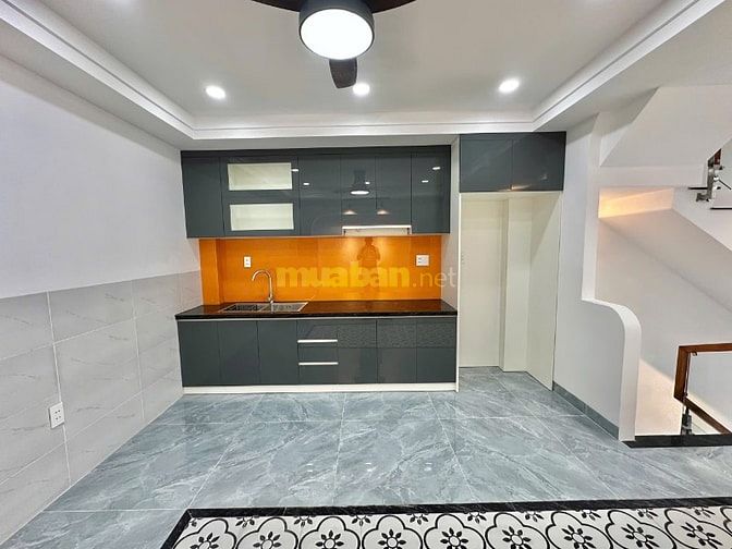 NHÀ BÌNH TÂN (4M x 13,5M) NGAY LÊ VĂN QUỚI, NGÃ TƯ BỐN XÃ. HƯỚNG ĐÔNG
