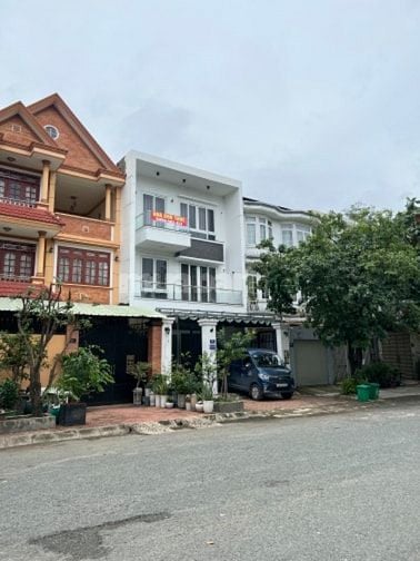 Nhà 3 lầu ngang 7m mặt tiền đường 30m