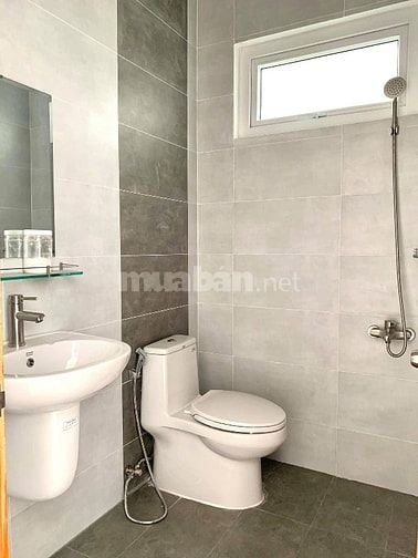 Nhà 3 lầu ngang 7m mặt tiền đường 30m