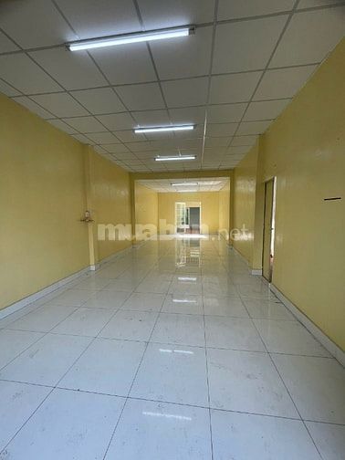 Cho thuê nhà mặt tiền Bình Long, P.P.T.Hòa, Q.Tân Phú giá 20tr 