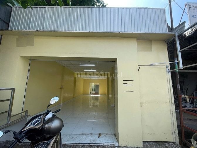 Cho thuê nhà mặt tiền Bình Long, P.P.T.Hòa, Q.Tân Phú giá 20tr 