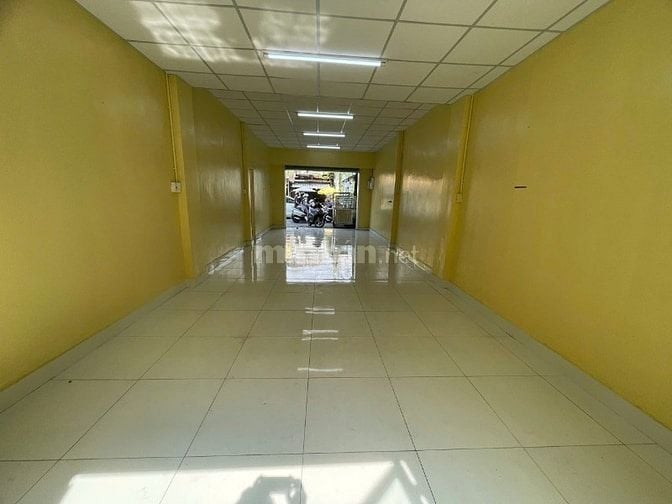 Cho thuê nhà mặt tiền Bình Long, P.P.T.Hòa, Q.Tân Phú giá 20tr 