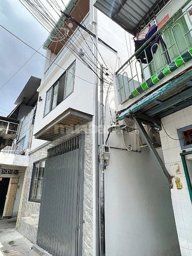 Nhà góc mới xây 3 tầng sát đường Nguyễn Duy P12Q8. Giá: 3.6 tỷ TL