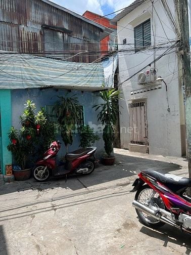 Nhà góc mới xây 3 tầng sát đường Nguyễn Duy P12Q8. Giá: 3.6 tỷ TL