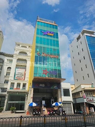 Tòa nhà MT Đinh Tiên Hoàng Bình Thạnh (7.5x28m) hầm 9 tầng HDT 370 tri
