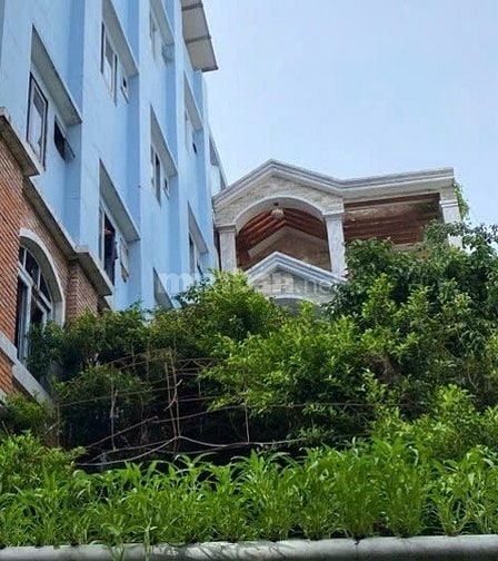 Bán 2 căn liền kề 1 căn 5 tầng và 3 tầng hẻm 6m hiện có 45 phg sv thuê