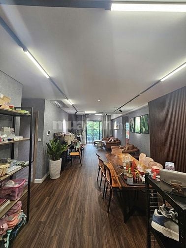Sky Villa 3pn 206m2 full nội thất, xe hơi lên tận nhà Celadon City