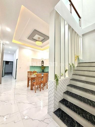 Cần bán nhà gấp để đi Mỹ, sổ hồng riêng đã hoàn công
