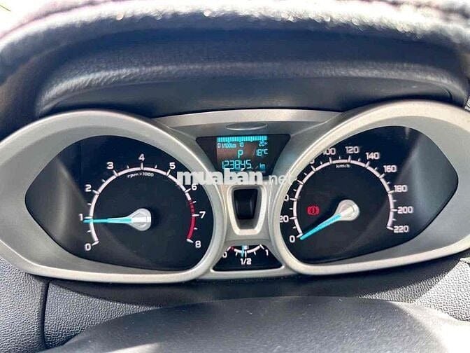 Ford EcoSport 2015 Titanium 1.5L AT - 120000 km
