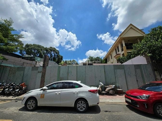 Bán gấp nhà 4 tầng,  MT Đặng Dung, P. Tân Định, Quận 1