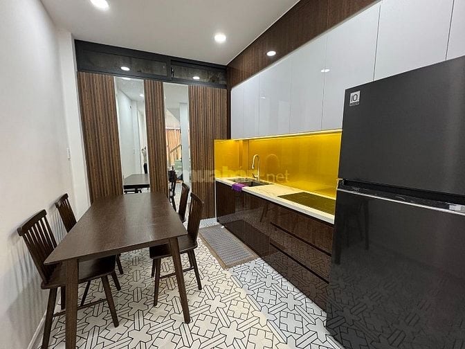 2 lầu full n.thất ccấp hẻm 2 ôtô 7 chỗ tránh nhau khu VIP Đặng Văn Ngữ