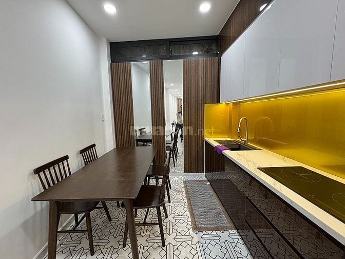 2 lầu full n.thất ccấp hẻm 2 ôtô 7 chỗ tránh nhau khu VIP Đặng Văn Ngữ