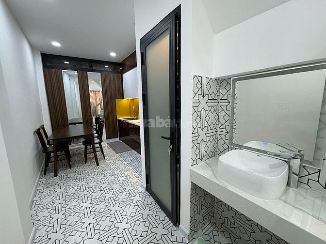 2 lầu full n.thất ccấp hẻm 2 ôtô 7 chỗ tránh nhau khu VIP Đặng Văn Ngữ