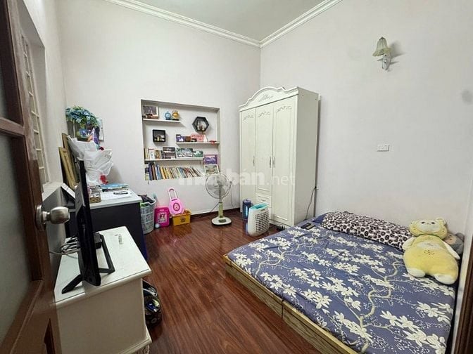 Chính chủ nhờ Môi giới bán Nhà 4 tầng mặt ngõ phố Vip Võng Thị Tây Hồ 