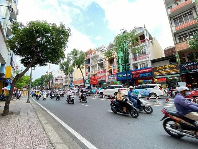 BÁN CĂN GÓC 3 MT 241 KHÁNH HỘI - QUẬN 4 NGANG 15M