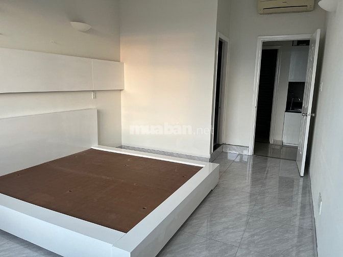 Gia đình cần bán căn hộ cao cấp Satra Eximland – 120m², 3PN, tầng 6 