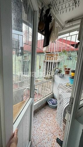 Căn hộ CCMN tầng 5 phố Vân Hồ sát phố oto cách 20m mấy bước công viên