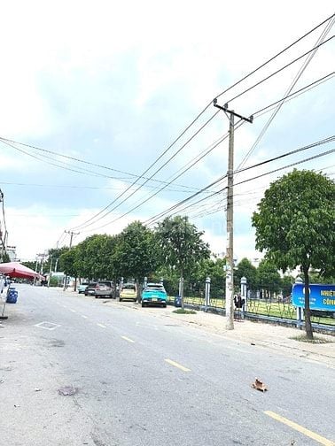 Bán Nhà MT D19 VietSing, DT 10x30m, Sẵn Mặt Bằng Kinh Doanh sầm uất