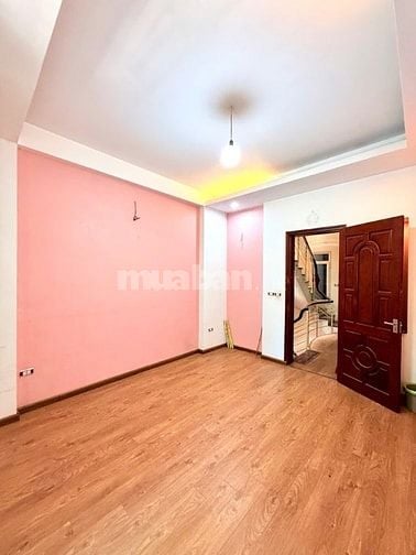 Cảnh Báo! Bán nhà đẹp nhất phố Duy Tân 50m2 Phân lô, Vỉa Hè.