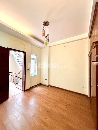 Cảnh Báo! Bán nhà đẹp nhất phố Duy Tân 50m2 Phân lô, Vỉa Hè.