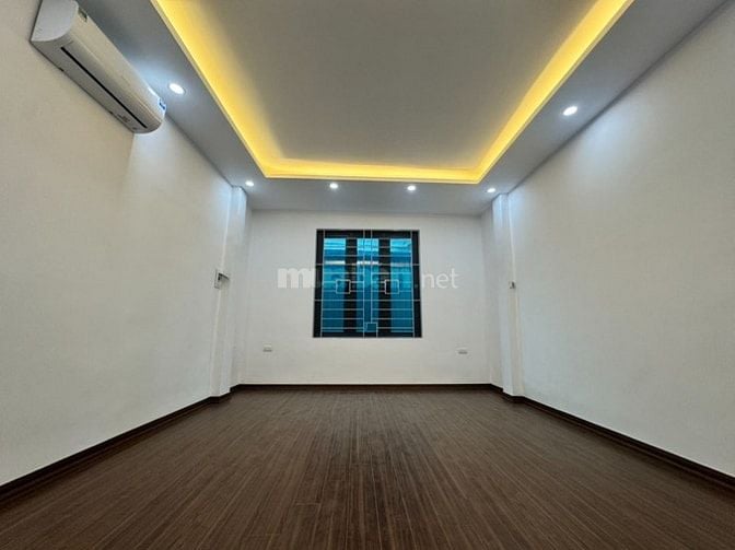 Nhà đẹp mới tinh, 10m ra oto, gần phố tại Vĩnh Hưng, Hoàng Mai