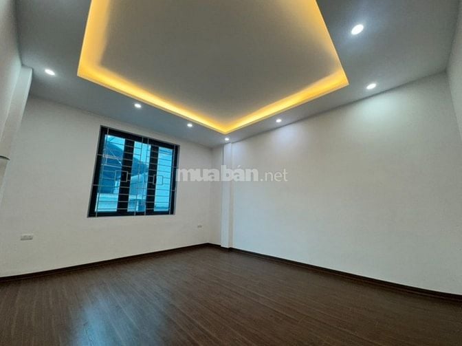 Nhà đẹp mới tinh, 10m ra oto, gần phố tại Vĩnh Hưng, Hoàng Mai