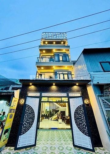 Đi nước ngoài định cư bán gấp nhà ở đường Nguyễn Thiện Thuật, phường 3