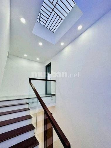 Đi nước ngoài định cư bán gấp nhà ở đường Nguyễn Thiện Thuật, phường 3