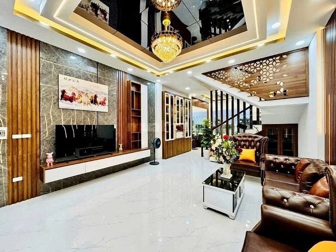 Đi nước ngoài định cư bán gấp nhà ở đường Nguyễn Thiện Thuật, phường 3