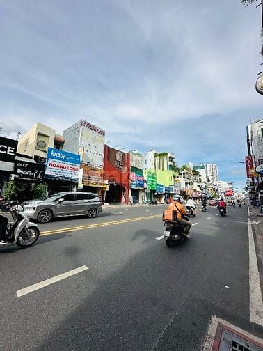 Mặt tiền đường Phan Đình Phùng 7 x 28m giá sốc 42 tỷ