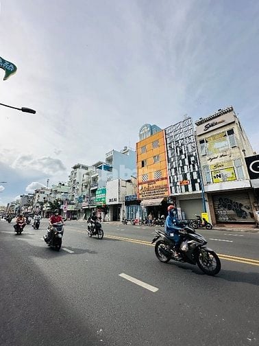 Mặt tiền đường Phan Đình Phùng 7 x 28m giá sốc 42 tỷ