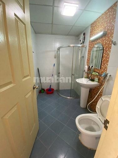 Chung cư Bầu Cát 2, Tân Bình, 110m2, 3PN, 2WC, Nt cơ bản, 12tr/tháng.