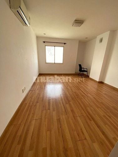 Chung cư Bầu Cát 2, Tân Bình, 110m2, 3PN, 2WC, Nt cơ bản, 12tr/tháng.