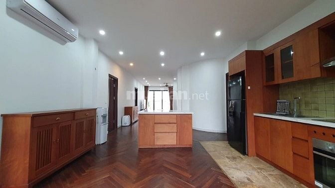 Bán nhà 9 tầng 250m2 đường Tây Hồ dòng Tiền 5 tỷ/năm siêu vip