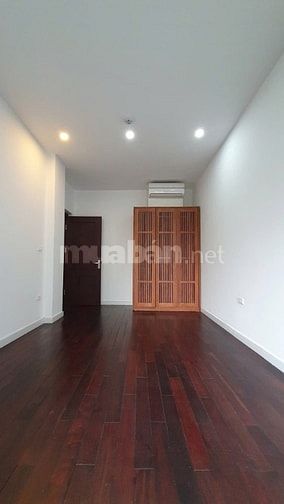 Bán nhà 9 tầng 250m2 đường Tây Hồ dòng Tiền 5 tỷ/năm siêu vip
