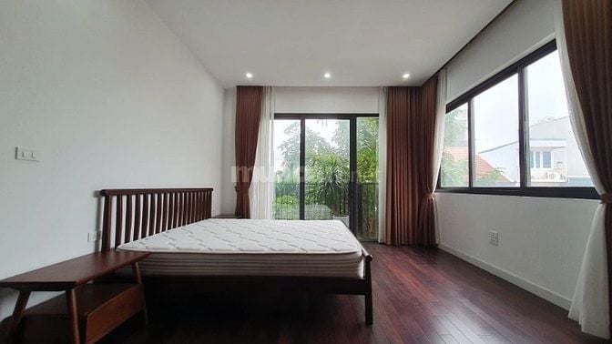 Bán nhà 9 tầng 250m2 đường Tây Hồ dòng Tiền 5 tỷ/năm siêu vip