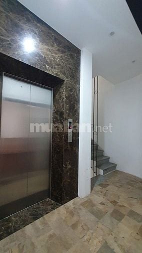 Bán nhà 9 tầng 250m2 đường Tây Hồ dòng Tiền 5 tỷ/năm siêu vip